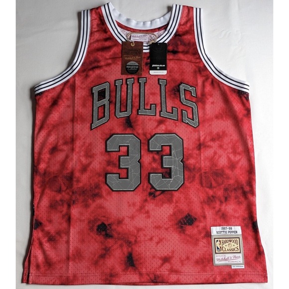 Mitchell & Ness Other - NWT Chicago Bulls Scottie Pippen #33 Mitchell & Ness Swingman Men size MEDIUM